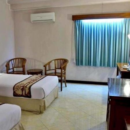 Bahari Inn Tegal Bagian luar foto