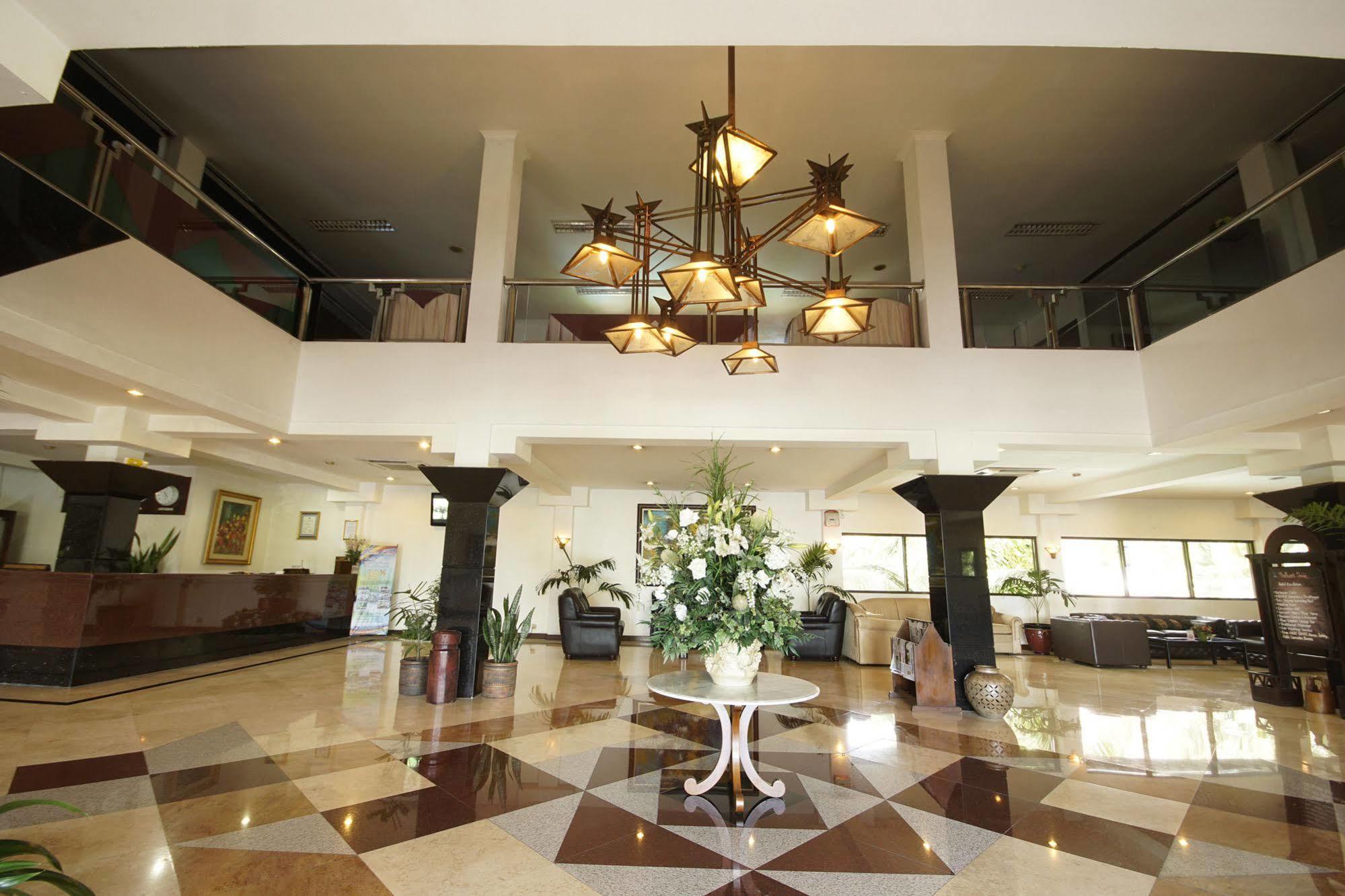 Bahari Inn Tegal Bagian luar foto