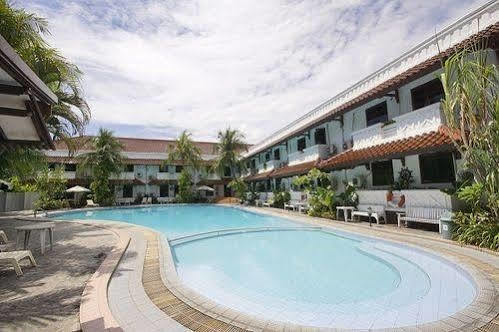 Bahari Inn Tegal Bagian luar foto